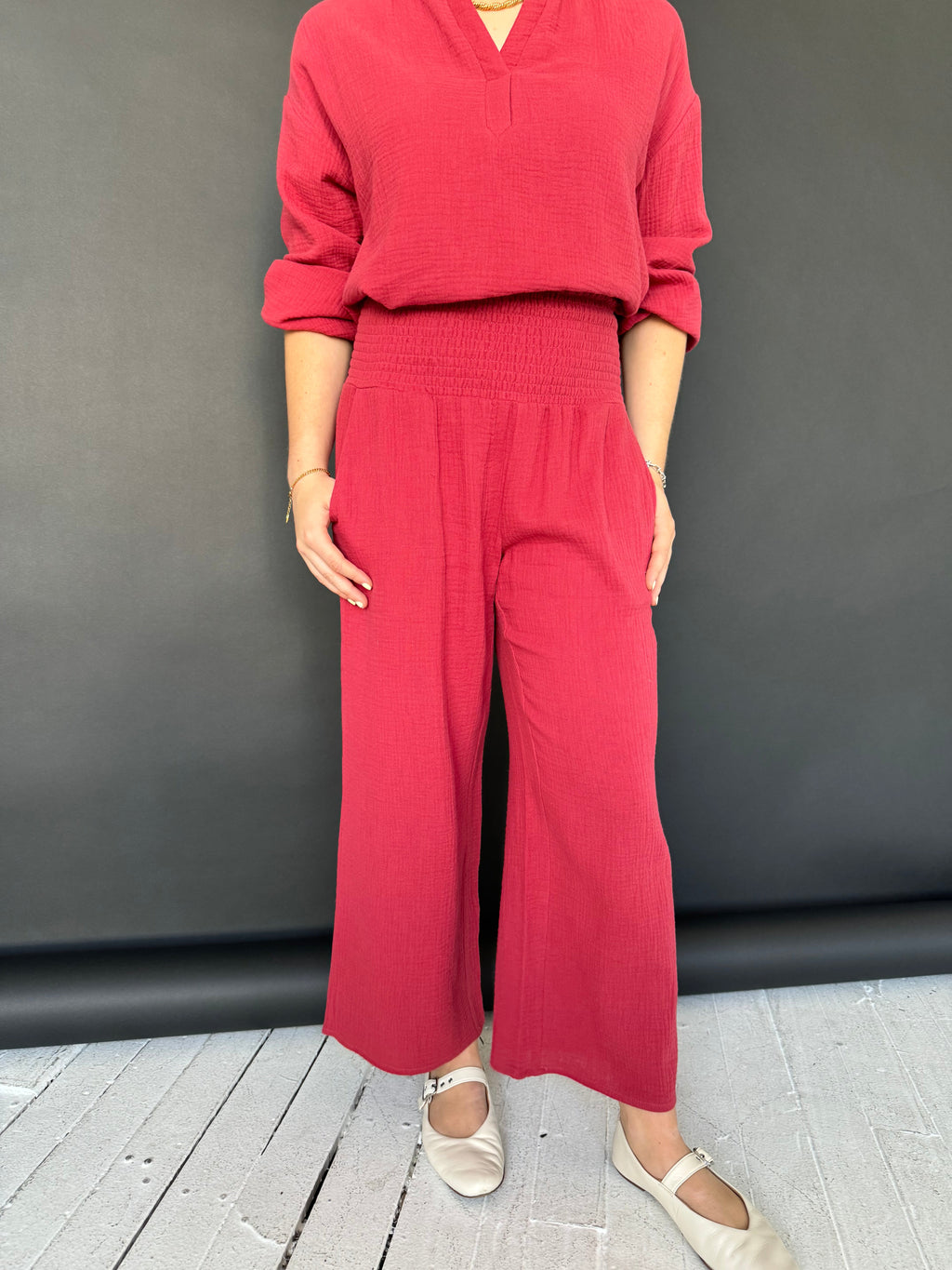 Scarlet Lightweight V-Neck Blouse with Elastic Sleeve