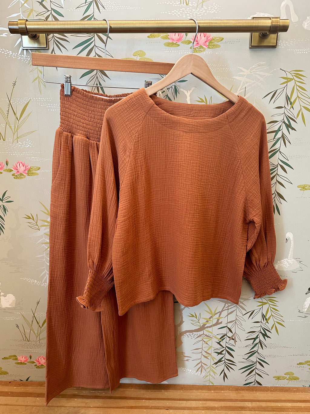 Toffee Lightweight Blouse with Elastic Sleeve