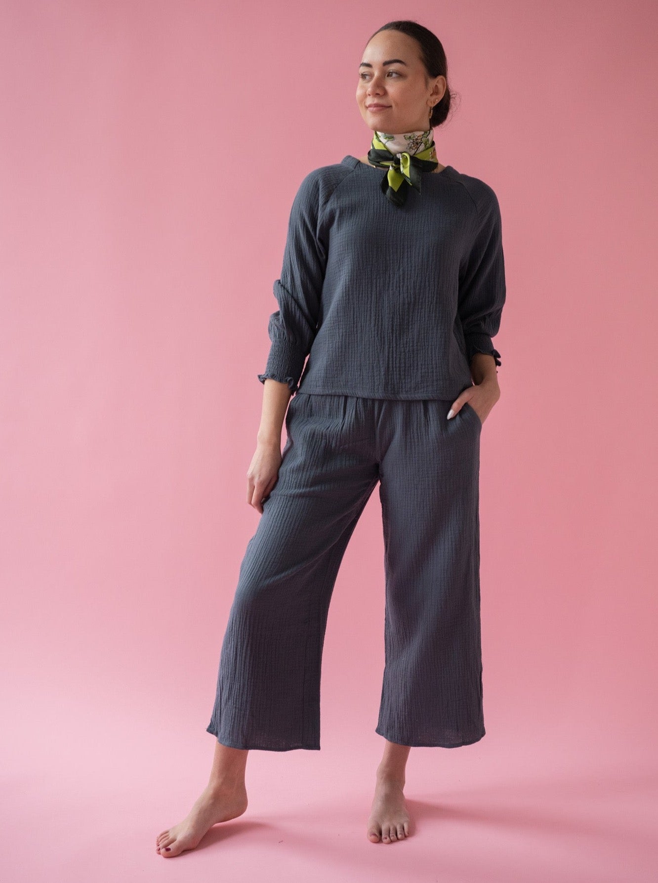 Pebble Elastic Waist Cropped Wide-Leg Pants