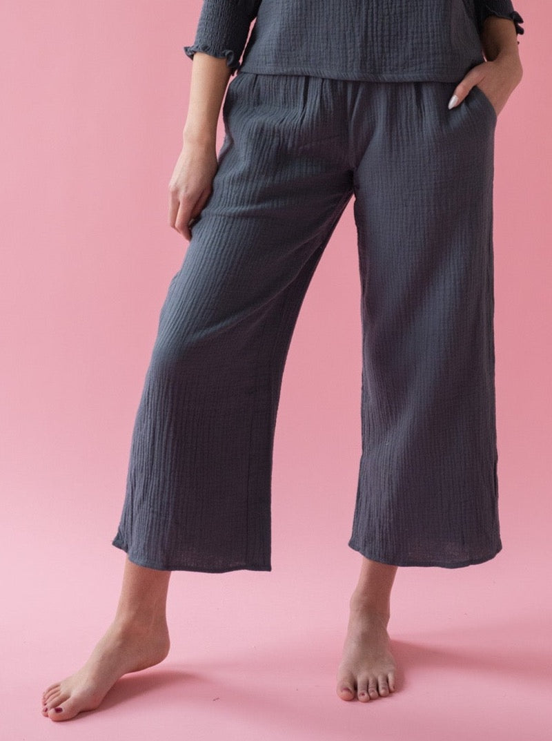Pebble Elastic Waist Cropped Wide-Leg Pants