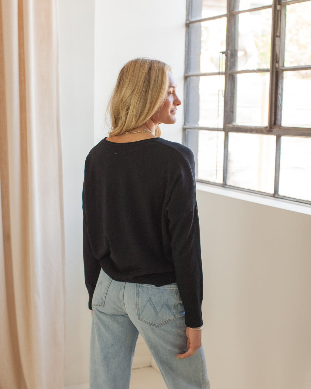 Black Long Sleeve Crew Neck Knit Sweater