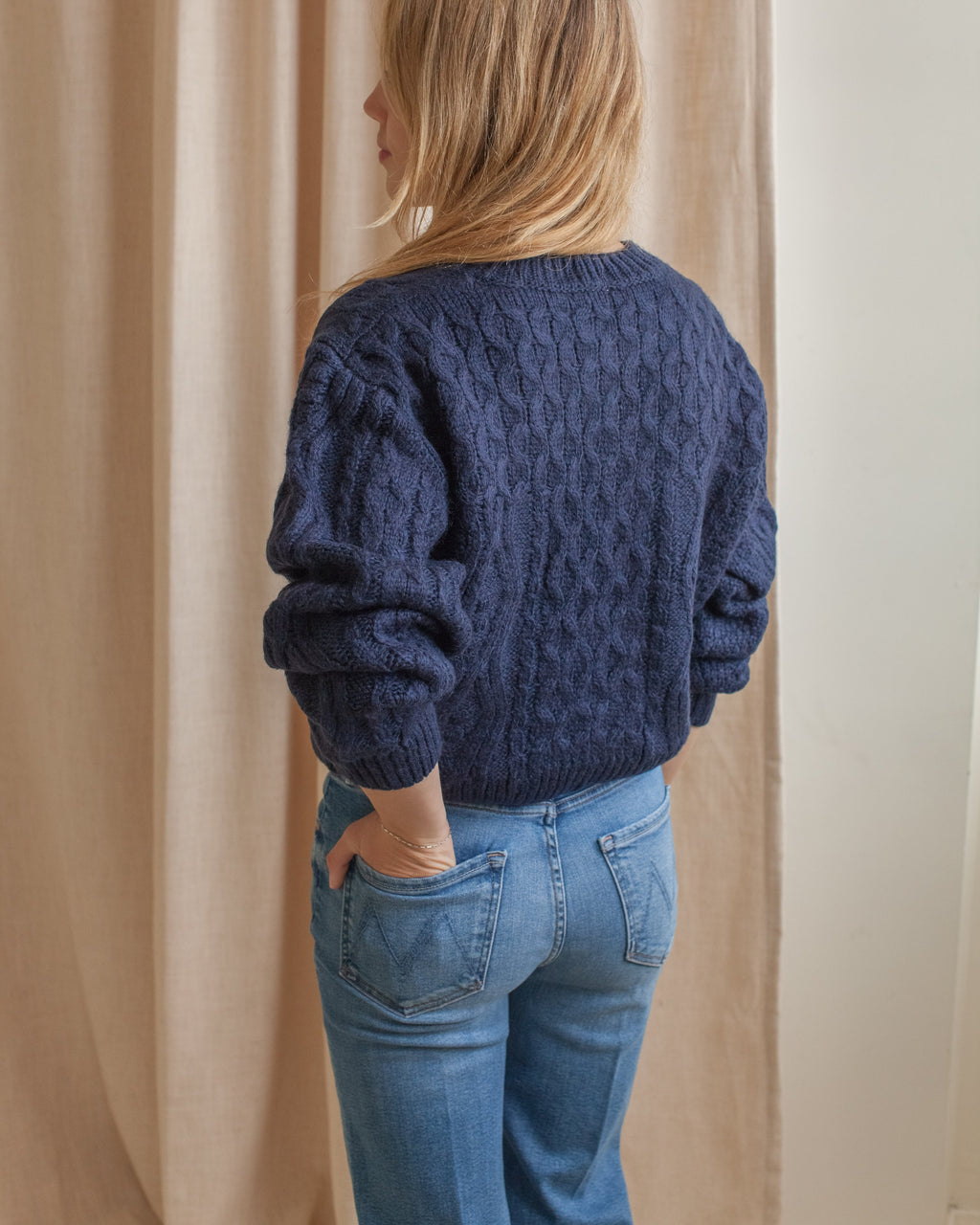 Cropped Oversized Cable Knit Cardigan with Contrast Buttons